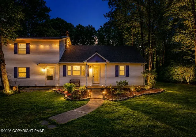 Homes for sale in Effort, PA | 1106 Lakeside Dr, Effort, PA 18330 | MLS# PM-140381