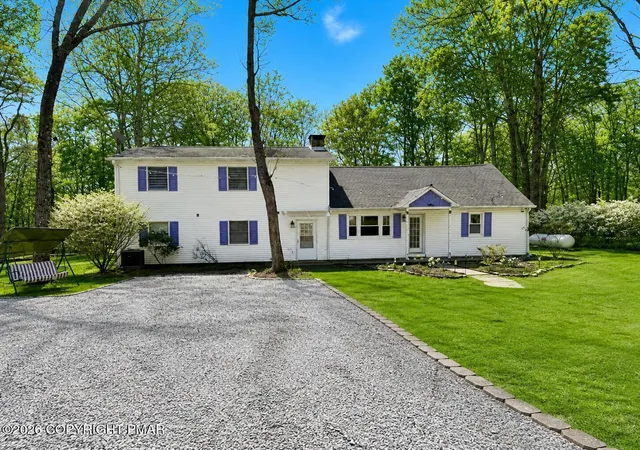 Homes for sale in Effort, PA | 1106 Lakeside Dr, Effort, PA 18330 | MLS# PM-140381