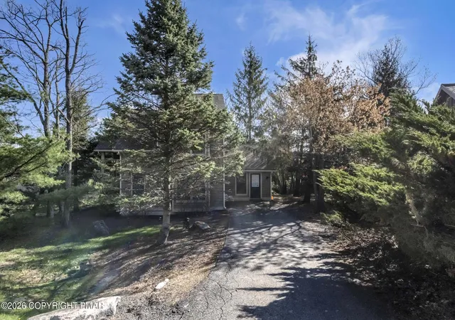 Homes for sale in Tannersville, PA | 150 Upper Deer Valley Rd, Tannersville, PA 18372 | MLS# PM-140500