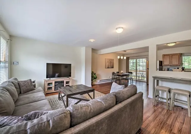 Photo 3 of Single family home for sale at 542 Country Pl Dr, Tobyhanna, PA 18466 | MLS# PM-140623 | Listing updated on 2026-07-23