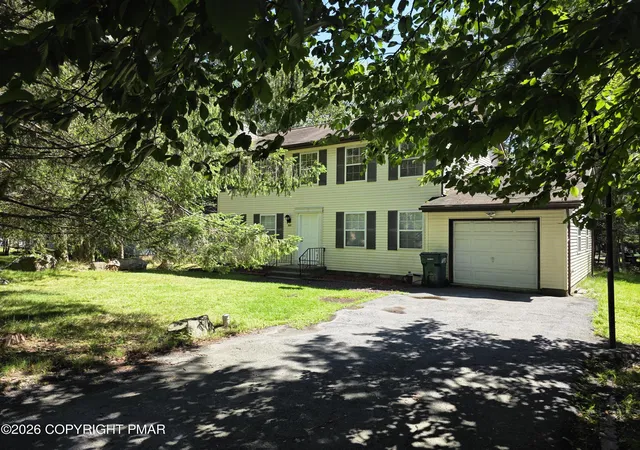 Photo 3 of Single family home for sale at 7405 Ventnor Dr, Tobyhanna, PA 18466 | MLS# PM-140630 | Listing updated on 2026-08-04