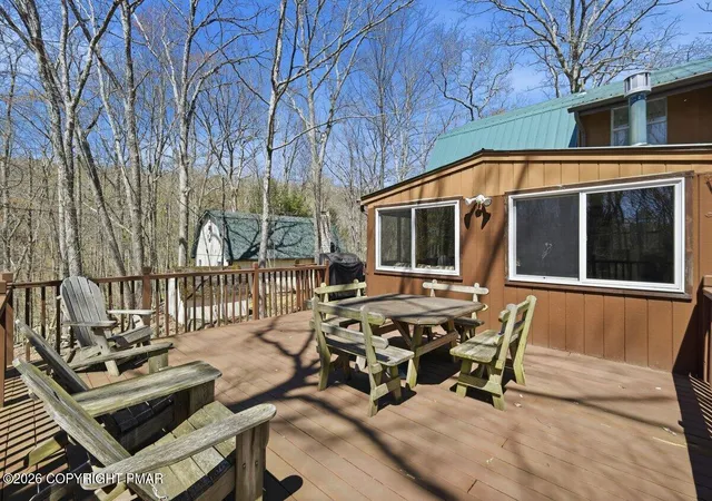 Homes for sale in Bushkill, PA | 114 Bourne Ct, Bushkill, PA 18324 | MLS# PM-140794