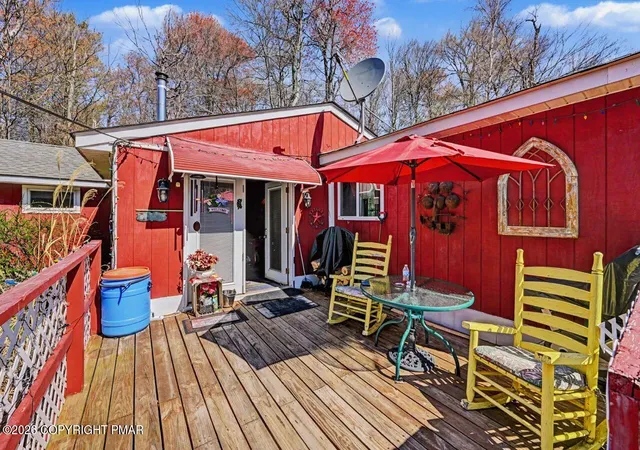 Homes for sale in Gouldsboro, PA | 191 Campfire Ln, Gouldsboro, PA 18424 | MLS# PM-140642