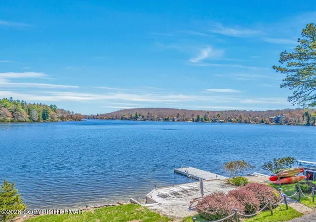 Homes for sale in Lake Harmony, PA | 71 Lake Dr, Lake Harmony, PA 18624 | MLS# PM-140715