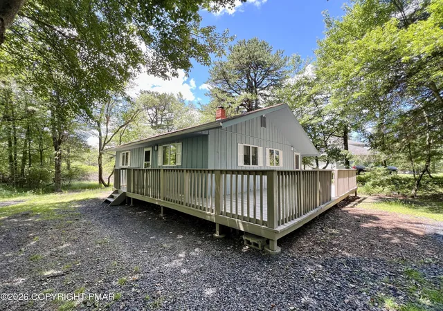 Homes for sale in Long Pond, PA | 1575 Clover Rd, Long Pond, PA 18334 | MLS# PM-140723