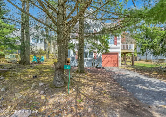 3rd image of 9 Rockspring Ct, Lake Harmony, PA 18624 | MLS# PM-140718