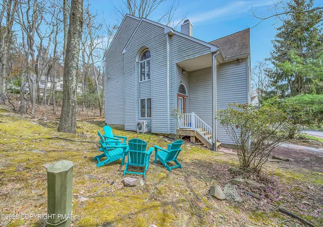 5th image of 9 Rockspring Ct, Lake Harmony, PA 18624 | MLS# PM-140718