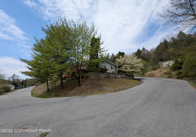 Homes for sale in Saylorsburg, PA | 2303 Bass Ln, Saylorsburg, PA 18353 | MLS# PM-140739