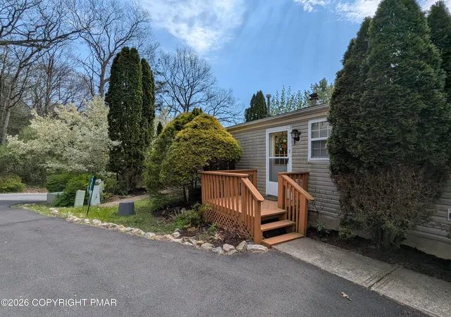 Homes for sale in Saylorsburg, PA | 2303 Bass Ln, Saylorsburg, PA 18353 | MLS# PM-140739