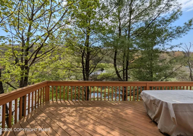 Homes for sale in Saylorsburg, PA | 2303 Bass Ln, Saylorsburg, PA 18353 | MLS# PM-140739
