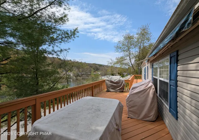 Homes for sale in Saylorsburg, PA | 2303 Bass Ln, Saylorsburg, PA 18353 | MLS# PM-140739