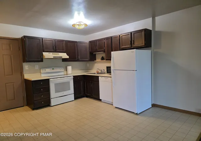 Photo 4 of Townhouse for sale at 317 Keswick Ave, Bushkill, PA 18324 | MLS# PM-140740 | Listing updated on 2026-07-14