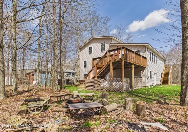 Homes for sale in Pocono Lake, PA | 2087 Lehigh Dr, Pocono Lake, PA 18347 | MLS# PM-140801