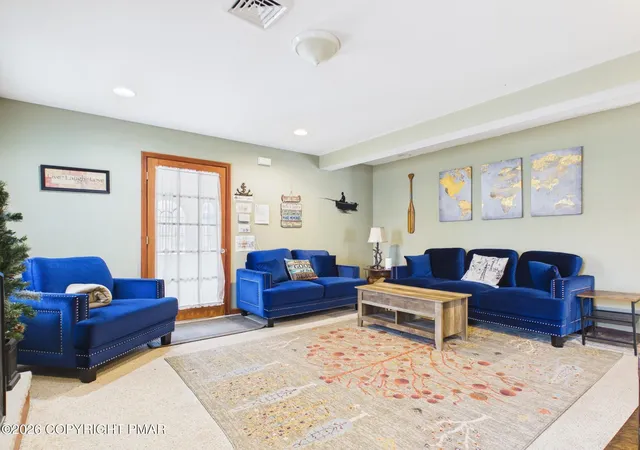 Homes for sale in Pocono Lake, PA | 2087 Lehigh Dr, Pocono Lake, PA 18347 | MLS# PM-140801