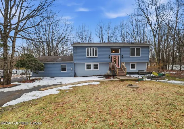 Homes for sale in Blakeslee, PA | 2563 Olympia Ln, Blakeslee, PA 18610 | MLS# PM-140813