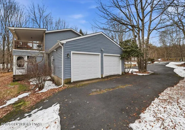 Homes for sale in Blakeslee, PA | 2563 Olympia Ln, Blakeslee, PA 18610 | MLS# PM-140813