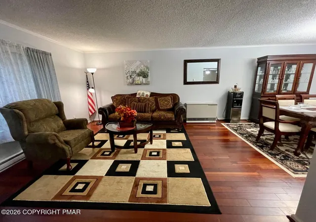 Homes for sale in Tobyhanna, PA | 2105 Larkspur Ln, Tobyhanna, PA 18466 | MLS# PM-141019