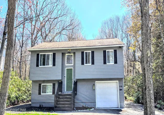 Homes for sale in Tobyhanna, PA | 316 Coach Rd, Tobyhanna, PA 18466 | MLS# PM-140897