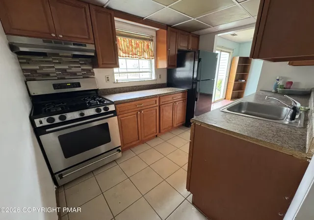 Homes for sale in East Stroudsburg, PA | 9 Spring Ln, East Stroudsburg, PA 18301 | MLS# PM-140939