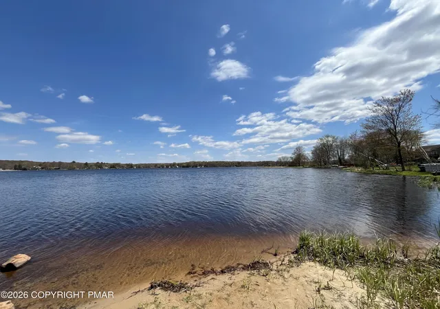 Homes for sale in Pocono Lake, PA | 163 Owassa Dr, Pocono Lake, PA 18347 | MLS# PM-140983