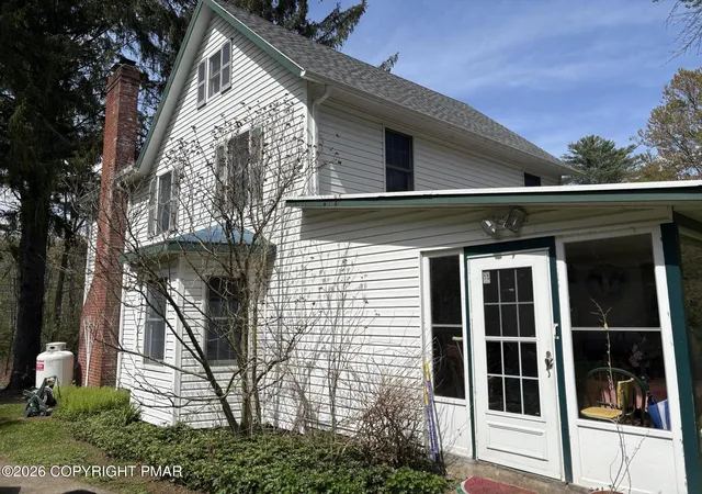 Photo 3 of Sale Pending at 276 Center Rd, Stroudsburg, PA 18360 | MLS# PM-141028 | Listing updated on 2026-06-05