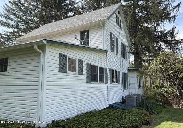 Photo 3 of Sale Pending at 276 Center Rd, Stroudsburg, PA 18360 | MLS# PM-141028 | Listing updated on 2026-06-05