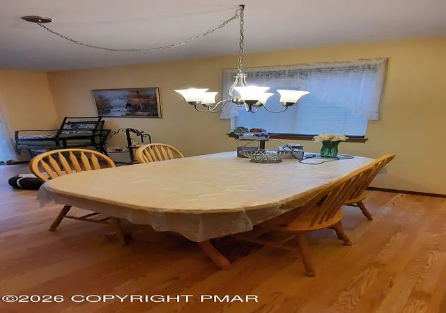 Photo 5 of Townhouse for sale at 409 Tudor Ct, Bushkill, PA 18324 | MLS# PM-141057 | Listing updated on 2026-07-17