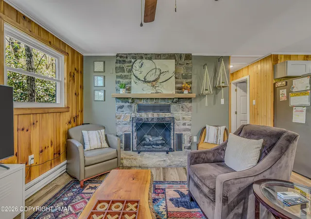 1st image of 29 Lakeview Dr, Lake Harmony, PA 18624 | MLS# PM-141089