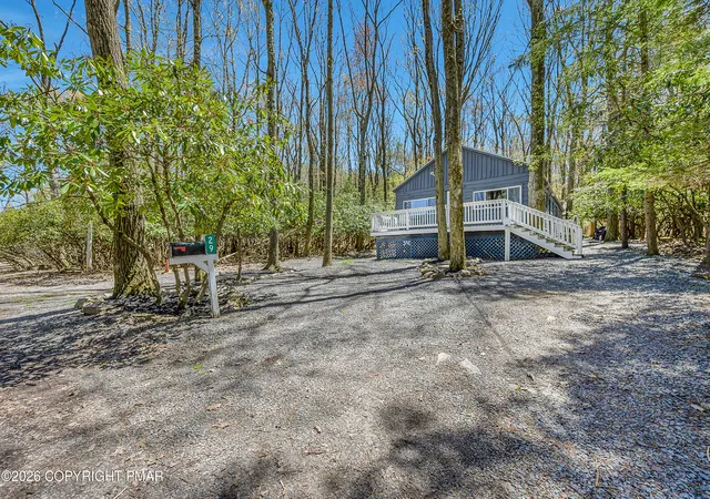 Homes for sale in Lake Harmony, PA | 29 Lakeview Dr, Lake Harmony, PA 18624 | MLS# PM-141089