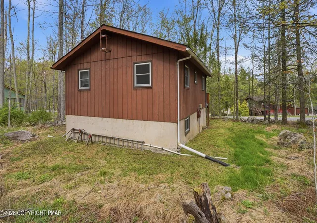 Homes for sale in Lake Ariel, PA | 4 Tarot Ct, Lake Ariel, PA 18436 | MLS# PM-141075