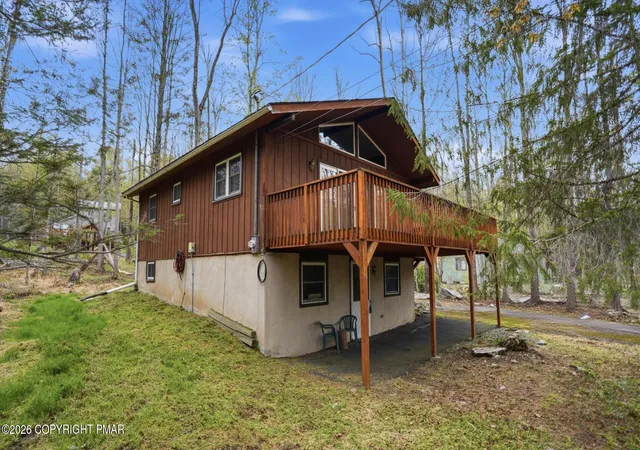 Homes for sale in Lake Ariel, PA | 4 Tarot Ct, Lake Ariel, PA 18436 | MLS# PM-141075