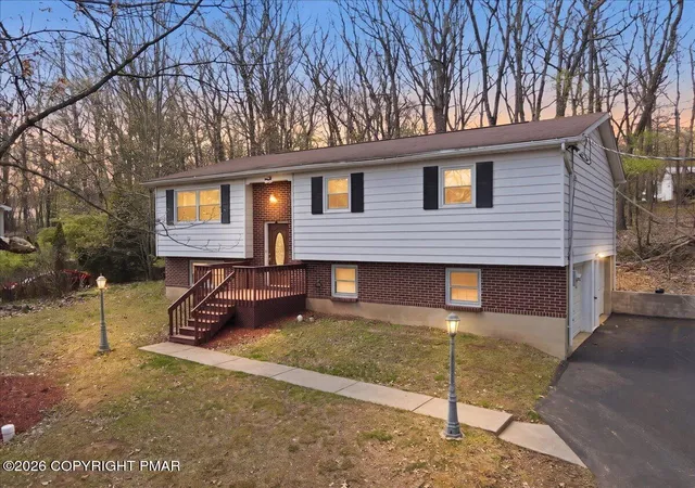 Homes for sale in Drums, PA | 35 Bentwood Rd, Drums, PA 18222 | MLS# PM-141090