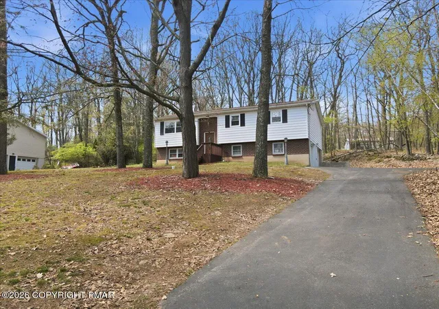 Homes for sale in Drums, PA | 35 Bentwood Rd, Drums, PA 18222 | MLS# PM-141090
