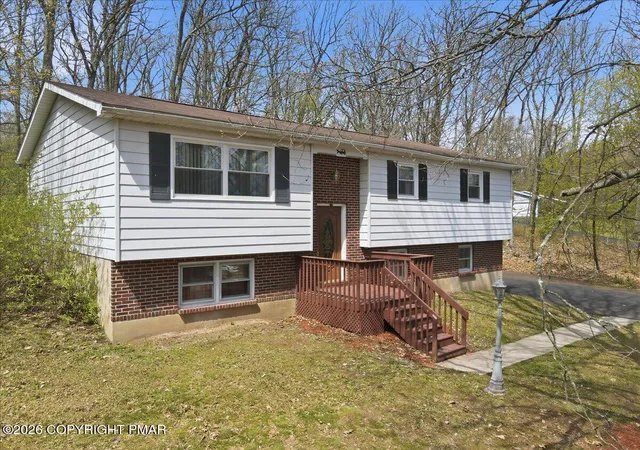 Homes for sale in Drums, PA | 35 Bentwood Rd, Drums, PA 18222 | MLS# PM-141090