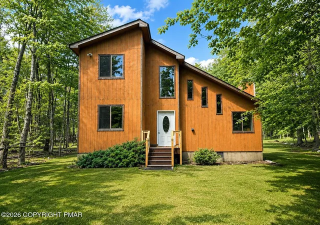 Homes for sale in Gouldsboro, PA | 1010 Ojibwa Trl, Gouldsboro, PA 18424 | MLS# PM-141917