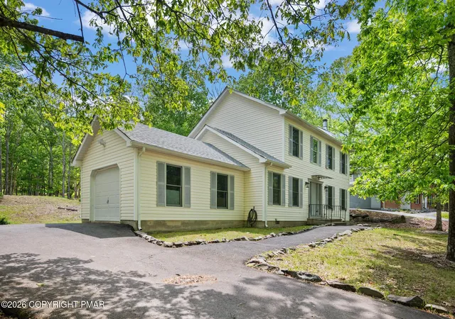 Photo 4 of Single Family Residence at 2312 Cramer Ct, Bushkill, PA 18324 | MLS# PM-141540 | | Sold on 2026-06-30