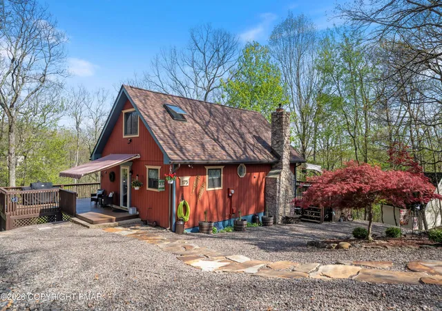 Homes for sale in Saylorsburg, PA | 175 Deer Trail Dr, Saylorsburg, PA 18353 | MLS# PM-141108