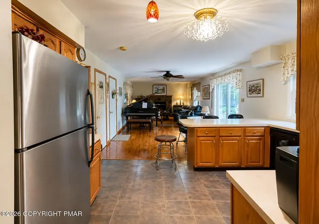 Photo 4 of Single family home for sale at 181 George Dr, Pocono Lake, PA 18347 | MLS# PM-141111 | Listing updated on 2026-05-09