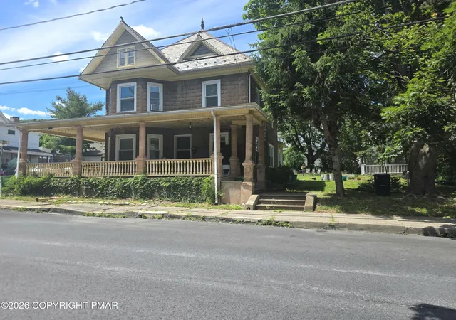 Homes for sale in Pen Argyl, PA | 729 George St #729, Pen Argyl, PA 18072 | MLS# PM-141153