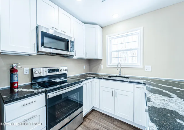 Homes for sale in Tobyhanna, PA | 4580 Briarcliff Ter, Tobyhanna, PA 18466 | MLS# PM-141173