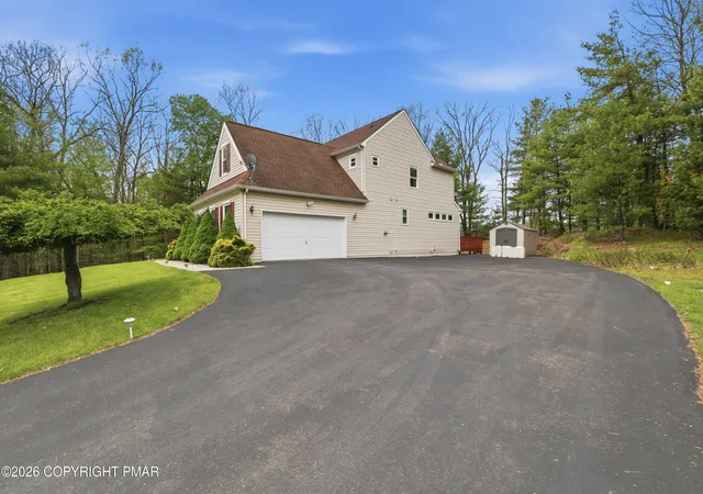Homes for sale in Stroudsburg, PA | 1323 Crossing Ln, Stroudsburg, PA 18360 | MLS# PM-142719