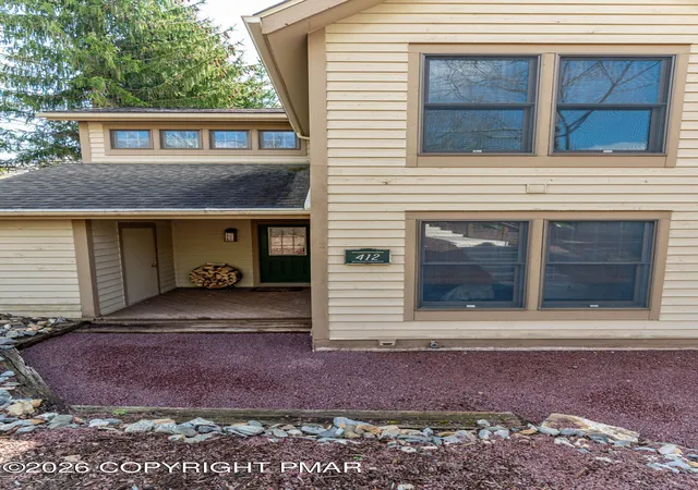 Homes for sale in Tannersville, PA | 412 Hickory Dr, Tannersville, PA 18372 | MLS# PM-141195