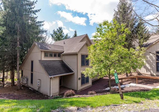 Homes for sale in Tannersville, PA | 412 Hickory Dr, Tannersville, PA 18372 | MLS# PM-141195