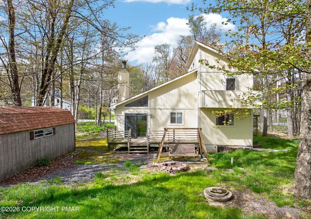 Photo 3 of Single family home for sale at 3152 Hamlet Dr, Tobyhanna, PA 18466 | MLS# PM-141212 | Listing updated on 2026-07-02
