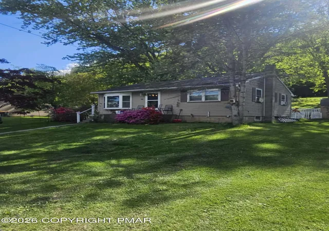 Homes for sale in Mount Bethel, PA | 438 Slateford Rd, Mount Bethel, PA 18343 | MLS# PM-141392