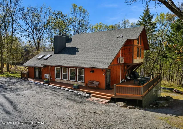 Homes for sale in Canadensis, PA | 307 Forest Dr, Canadensis, PA 18325 | MLS# PM-141265