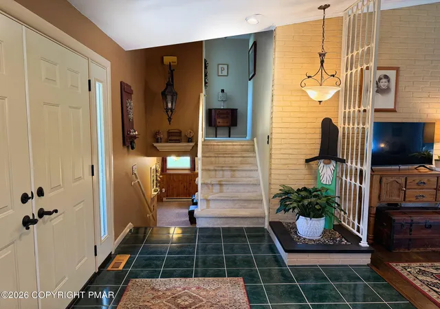 Photo 4 of Single Family Residence at 2321 Silo Dr, Easton, PA 18040 | MLS# PM-141325 | | Sold on 2026-07-15
