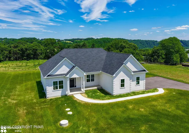 Homes for sale in Walnutport, PA | 448 Long Lane Rd, Walnutport, PA 18088 | MLS# PM-141335