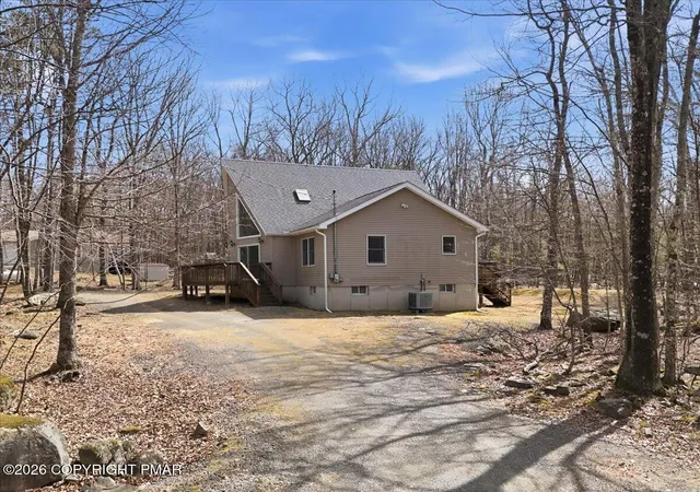 Homes for sale in Tafton, PA | 102 Loveland Dr, Tafton, PA 18464 | MLS# PM-141349