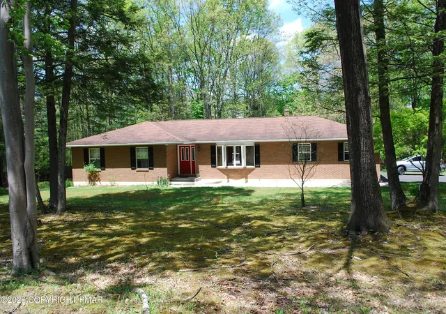 Homes for sale in Effort, PA | 1755 Cane Ln, Effort, PA 18330 | MLS# PM-141378